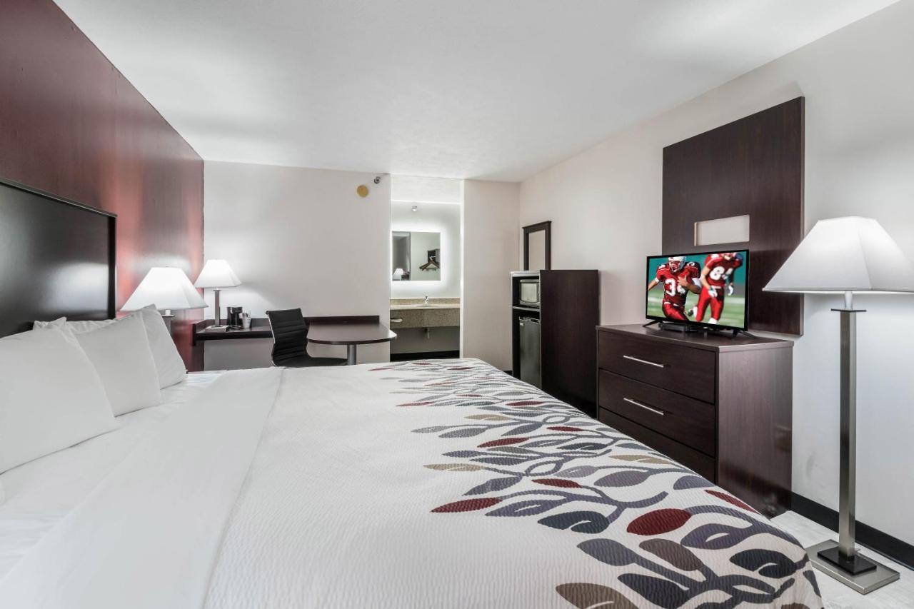 Red Roof Inn Cadiz Экстерьер фото