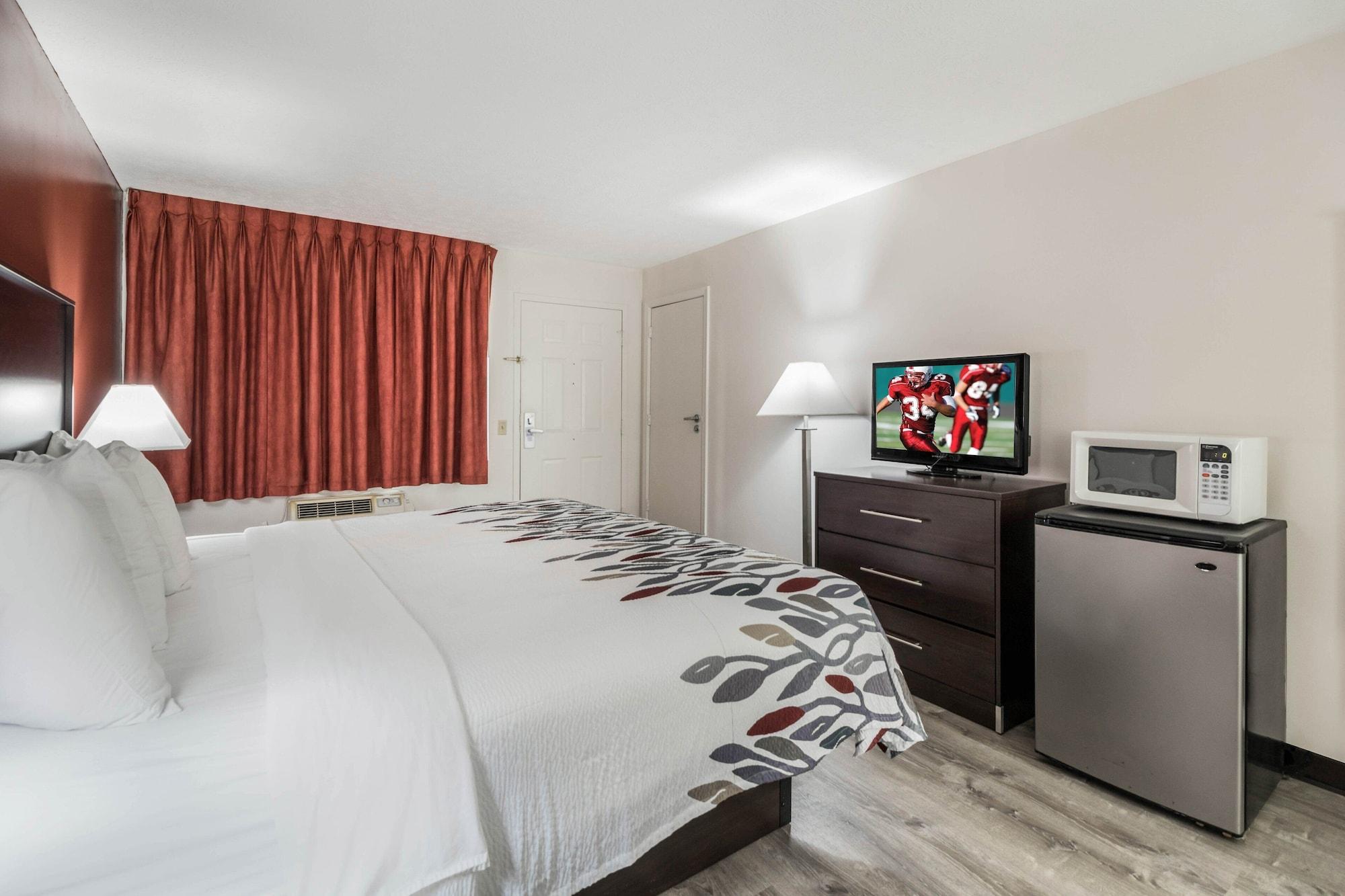 Red Roof Inn Cadiz Экстерьер фото