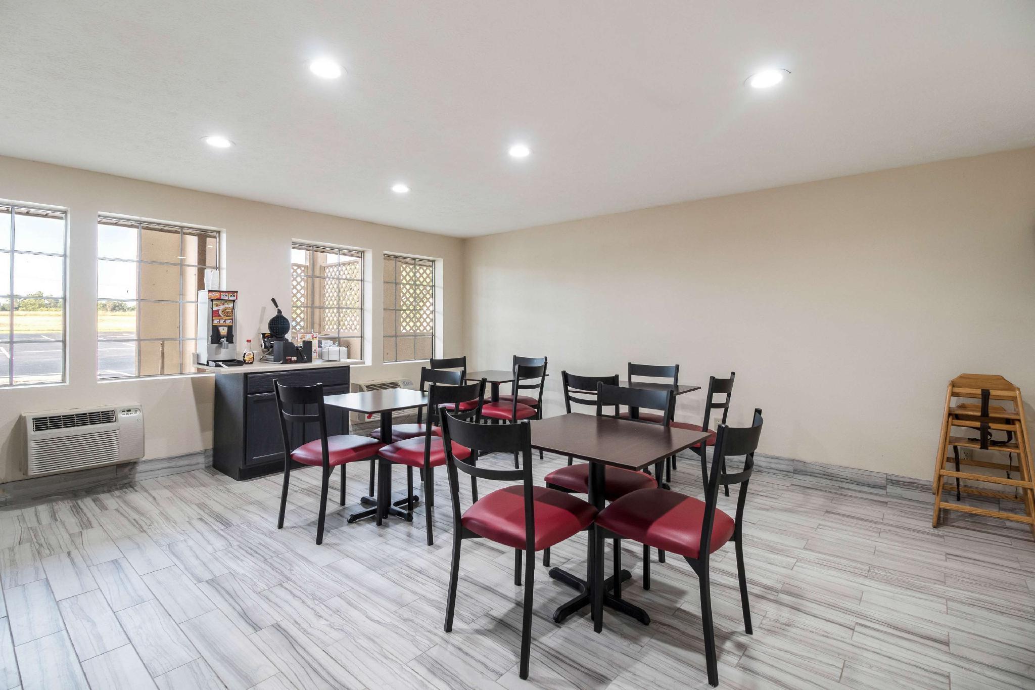 Red Roof Inn Cadiz Экстерьер фото