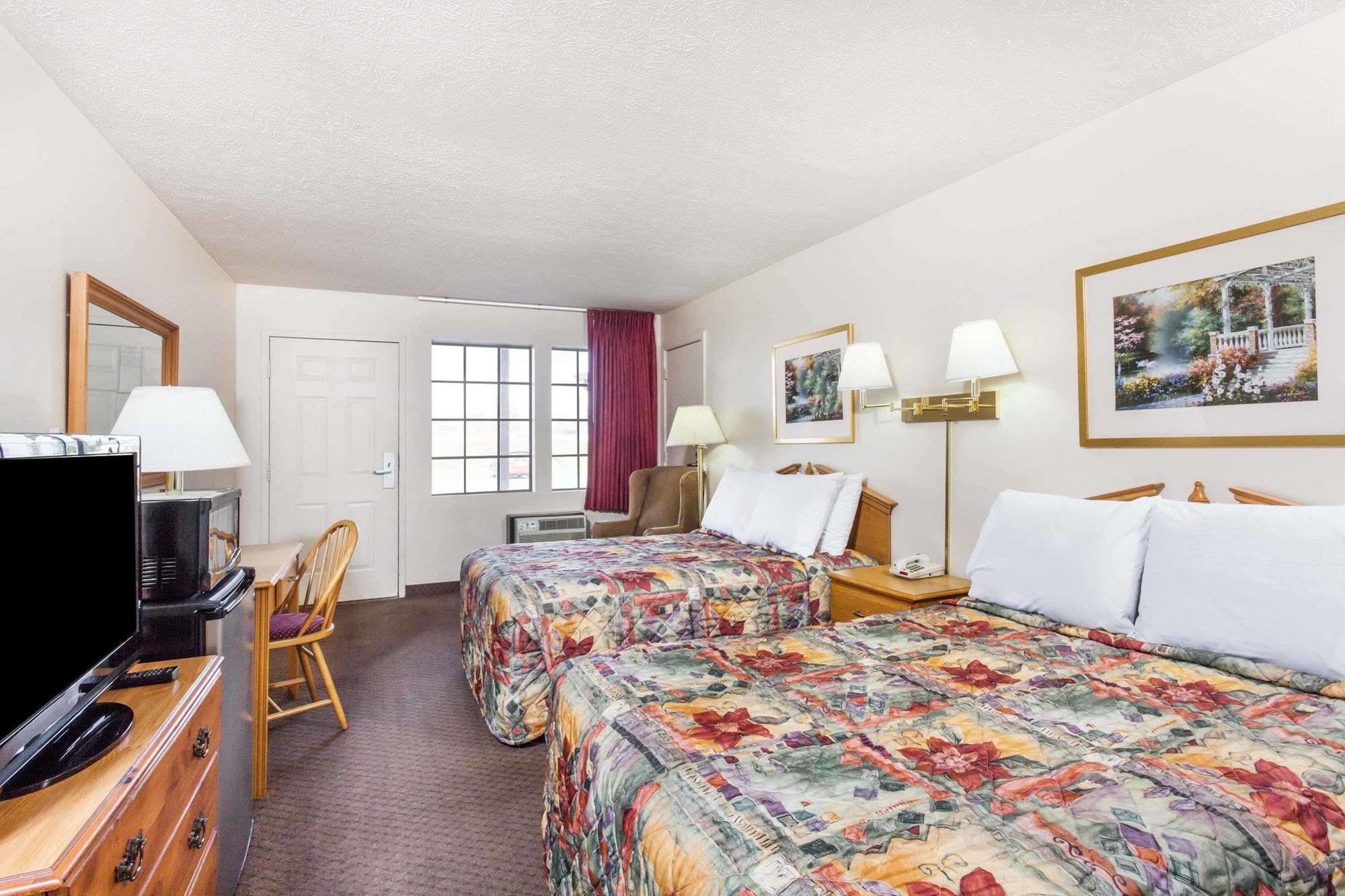 Red Roof Inn Cadiz Экстерьер фото